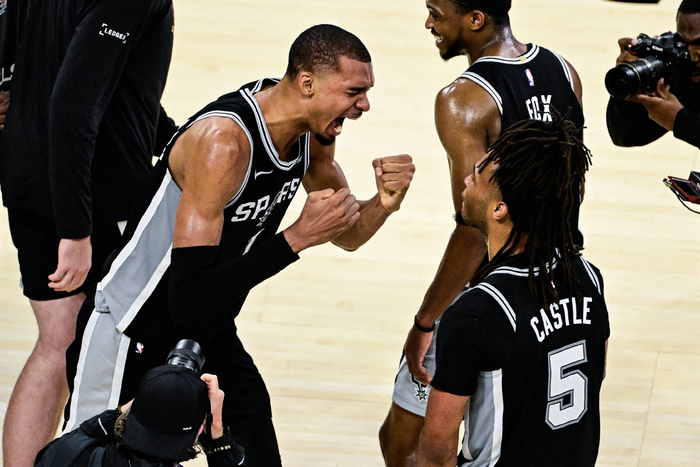 espn nba-NBA最年轻阵容,拥有最年轻且最强的三巨头,他们能否开创王朝?|马刺|霍姆格伦|文班亚马|卡斯尔|福克斯_新浪体育_新浪新闻